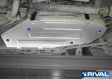 Защита топливного бака RIVAL Toyota Land Cruiser 200 2015-  2333.9515.1.6